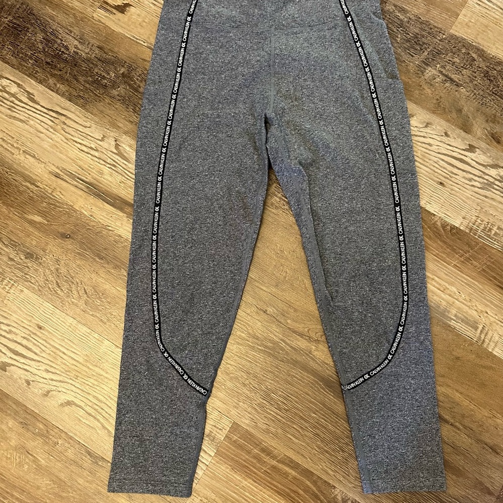 Calvin Klein Gray Performance Stretch Leggings. - image 2